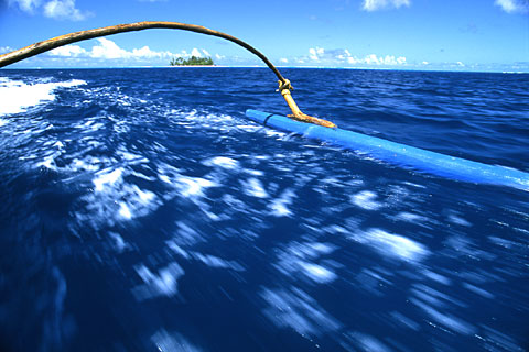 Running Outrigger. Bora Bora