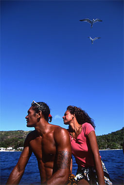 Going on a Picnic with Birds. Bora Bora